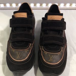 Louis Vuitton signature LV men shoes brown caramel leather w/brown suede trim